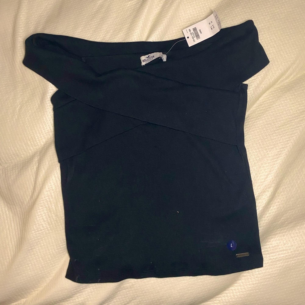 Off the shoulder Hollister shirt